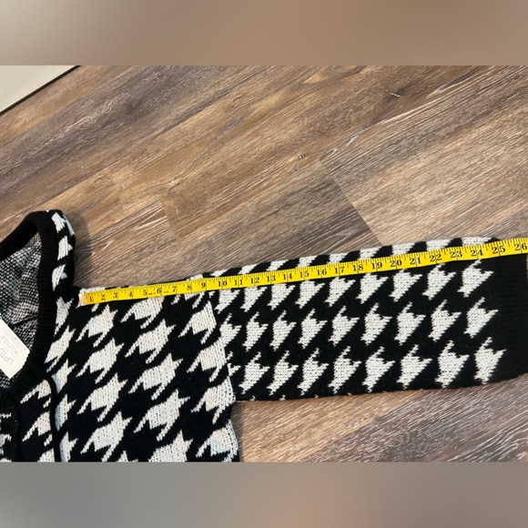 POL What it’s all About Houndstooth Sweater Hoodie NWT SZ Small Soft Fuzzy Boxy - Picture 15 of 16